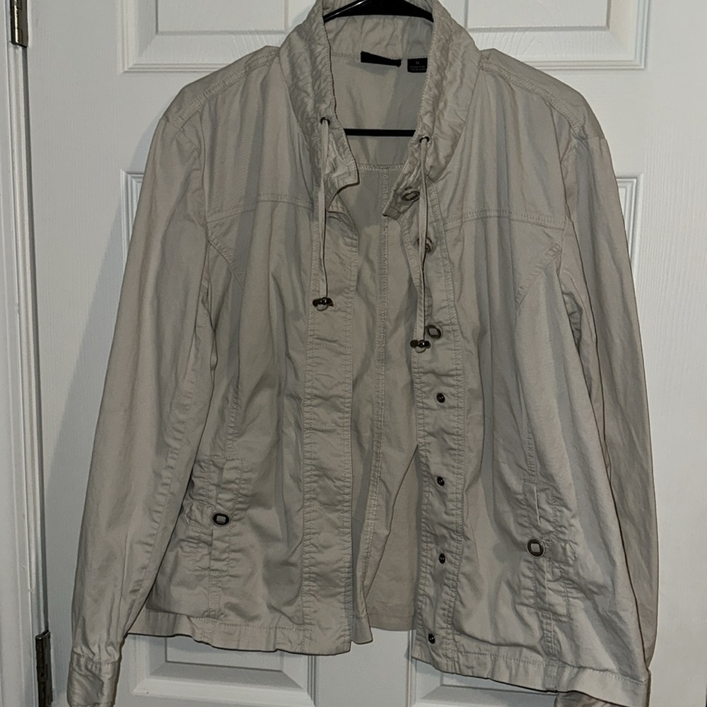 Tribal jacket Excellent Condition - Picture 2 of 3